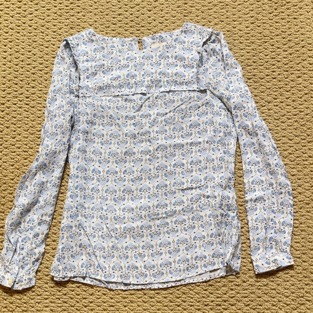 LOFT Blue and White Geometric Knit Blouse